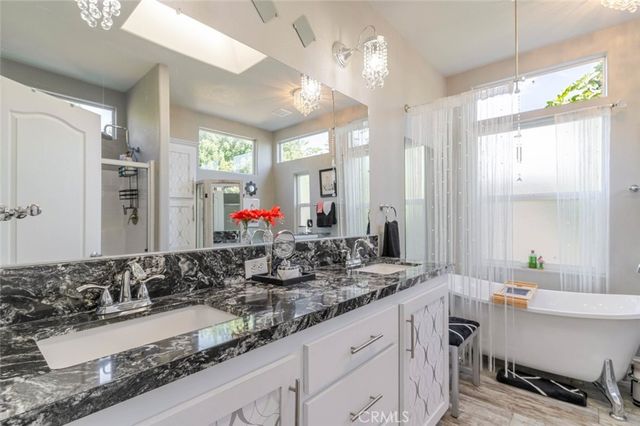 11 Oxford Way, Northridge, CA 91324