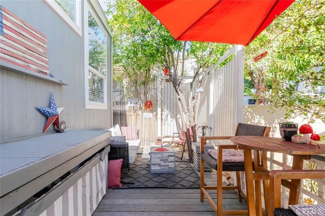 11 Oxford Way, Northridge, CA 91324