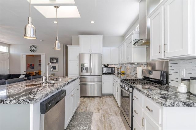 11 Oxford Way, Northridge, CA 91324