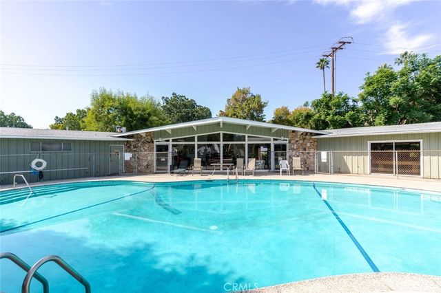 11 Oxford Way, Northridge, CA 91324