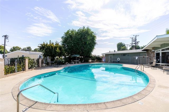 11 Oxford Way, Northridge, CA 91324