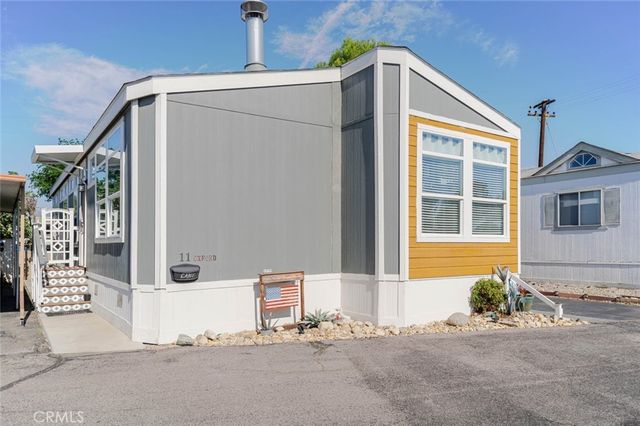 11 Oxford Way, Northridge, CA 91324