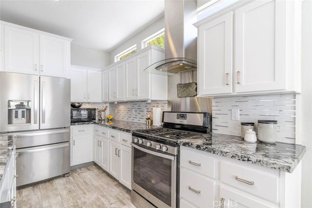 11 Oxford Way, Northridge, CA 91324