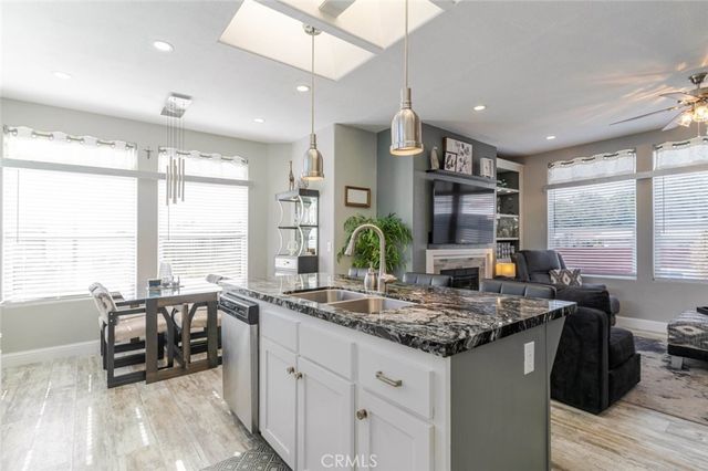 11 Oxford Way, Northridge, CA 91324