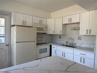 800 Dumont Place E, Mehlville, MO 63125