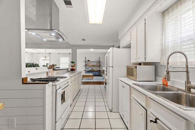 2104 Rose Road, Pearland, TX 77581