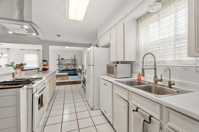 2104 Rose Road, Pearland, TX 77581