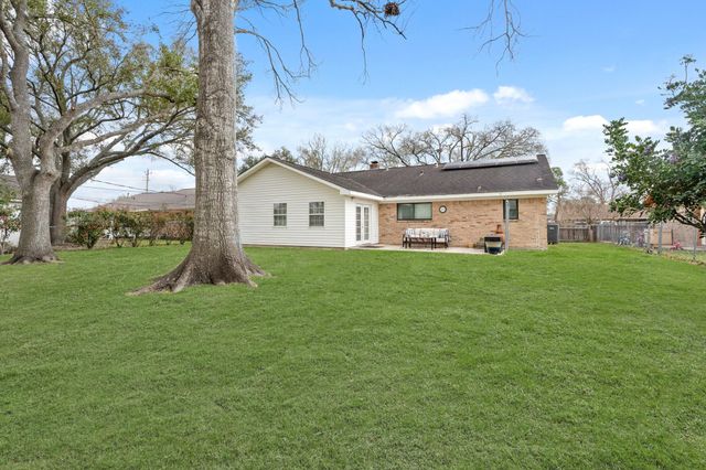 2104 Rose Road, Pearland, TX 77581