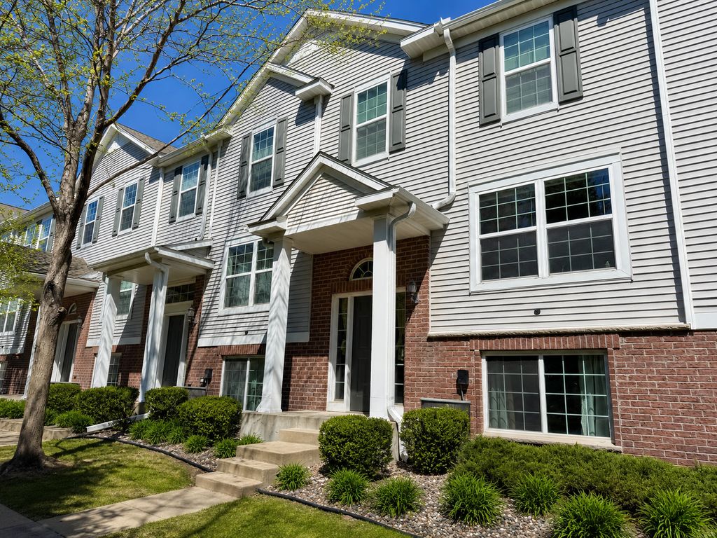 932 Ledgestone Drive, Mahtomedi, MN 55115 — exterior