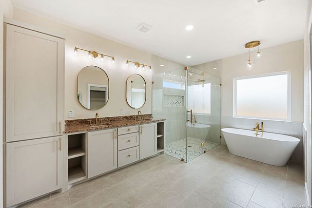 7319 Tiff Nicole Ln, Von Ormy, TX 78073