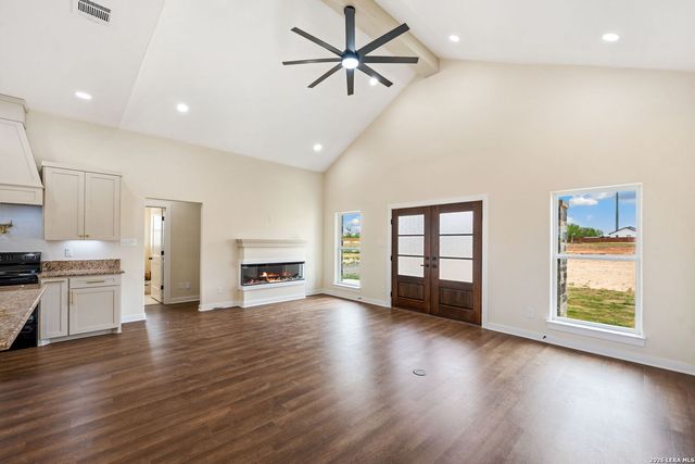 7319 Tiff Nicole Ln, Von Ormy, TX 78073
