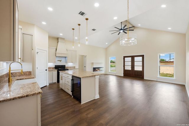 7319 Tiff Nicole Ln, Von Ormy, TX 78073
