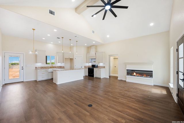 7319 Tiff Nicole Ln, Von Ormy, TX 78073