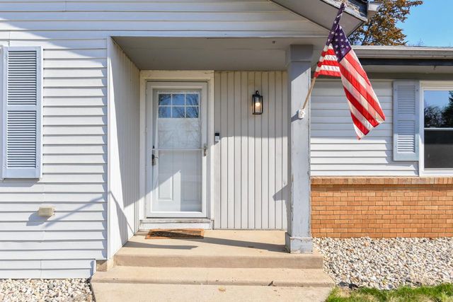 26314 Fries LANE, Waterford, WI 53185