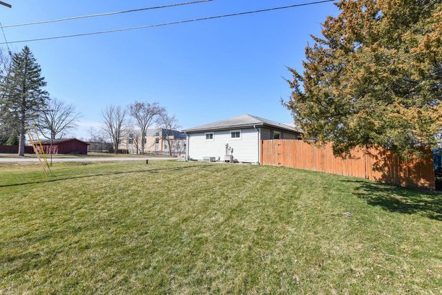 26314 Fries LANE, Waterford, WI 53185