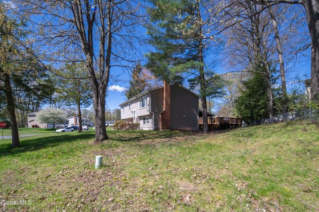 48 Wilshire Drive, Colonie, NY 12205