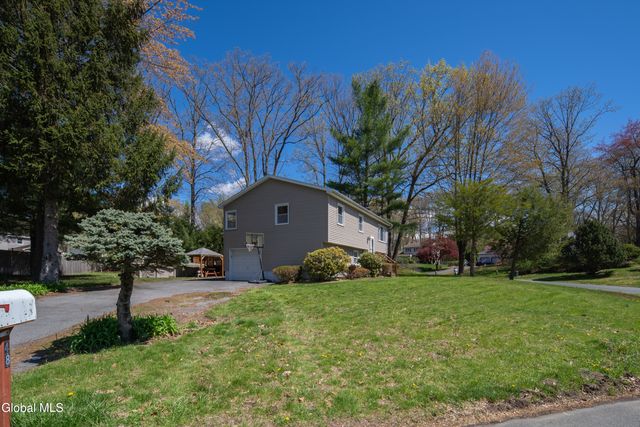 48 Wilshire Drive, Colonie, NY 12205