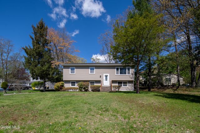 48 Wilshire Drive, Colonie, NY 12205