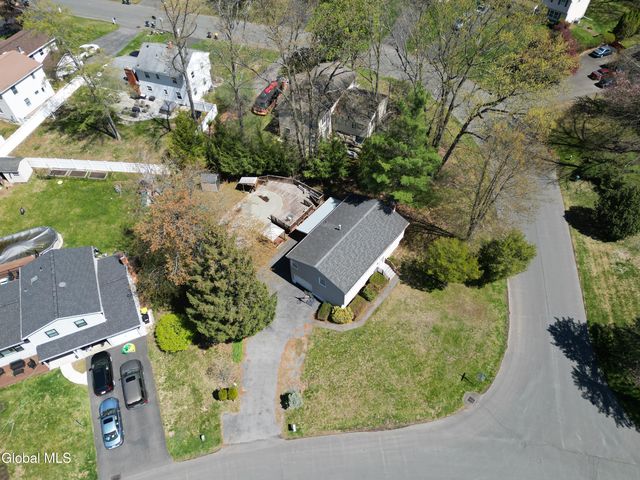 48 Wilshire Drive, Colonie, NY 12205