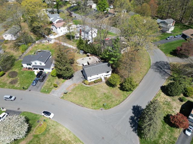 48 Wilshire Drive, Colonie, NY 12205