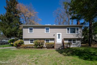 48 Wilshire Drive, Colonie, NY 12205