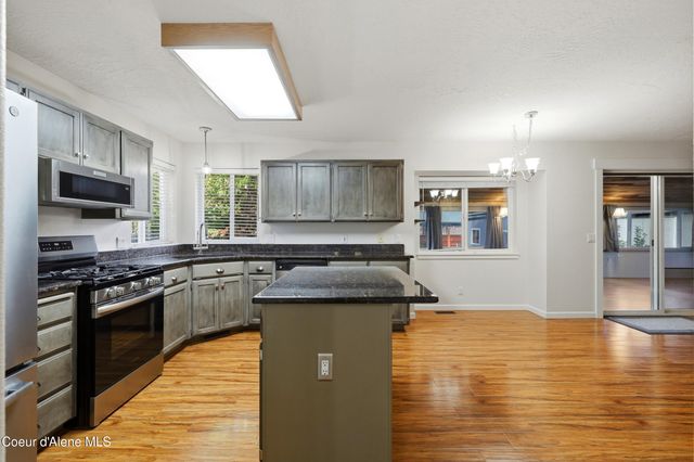 6309 N Pinegrove DR, Coeur D'alene, ID 83815