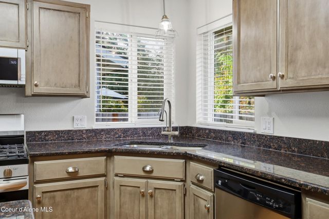 6309 N Pinegrove DR, Coeur D'alene, ID 83815
