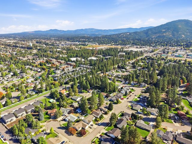 6309 N Pinegrove DR, Coeur D'alene, ID 83815