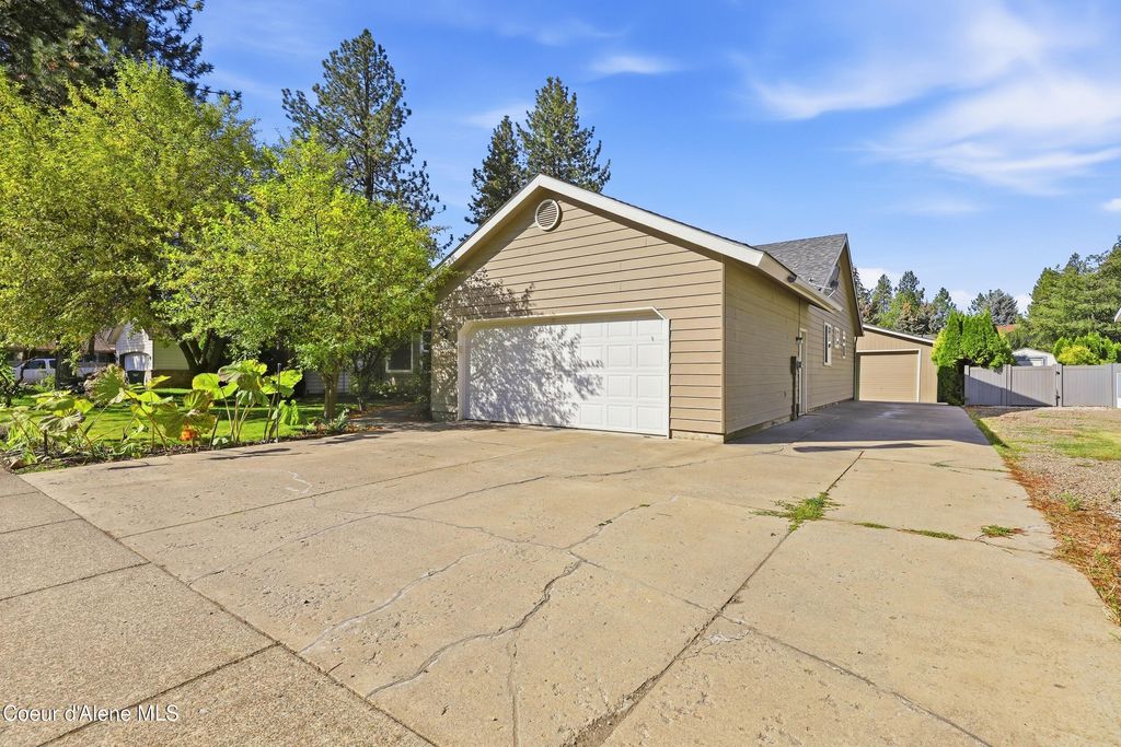6309 N Pinegrove DR, Coeur d'Alene, ID 83815 photo 4