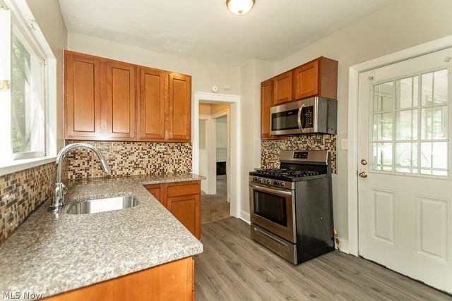 170 E 316th Street, Willowick, OH 44095