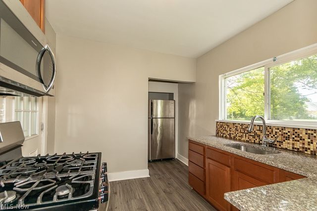 170 E 316th Street, Willowick, OH 44095