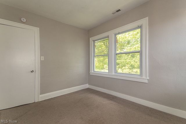 170 E 316th Street, Willowick, OH 44095