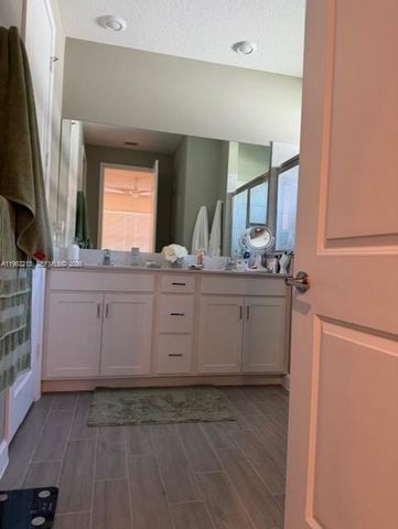 797 SE Bloomfield Rd, Port St. Lucie, FL 34984