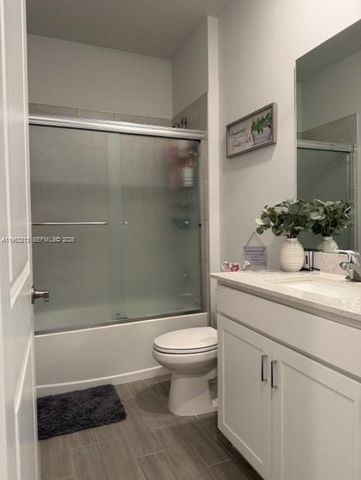 797 SE Bloomfield Rd, Port St. Lucie, FL 34984