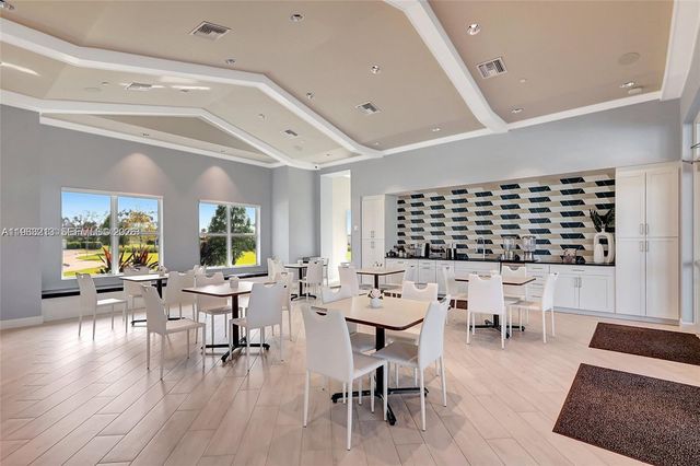 797 SE Bloomfield Rd, Port St. Lucie, FL 34984