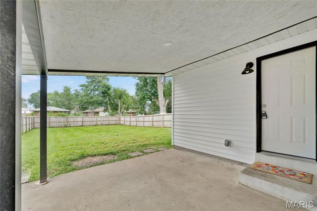 11209 Saint Shawn Lane, St Ann, MO 63074