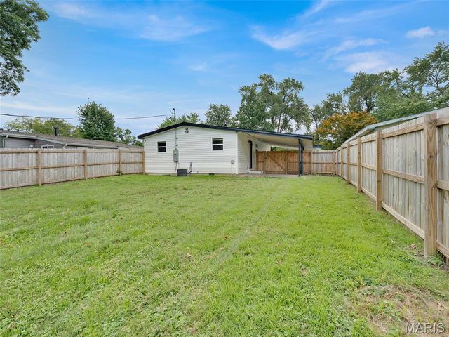 11209 Saint Shawn Lane, St Ann, MO 63074