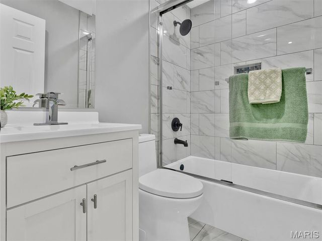 11209 Saint Shawn Lane, St Ann, MO 63074