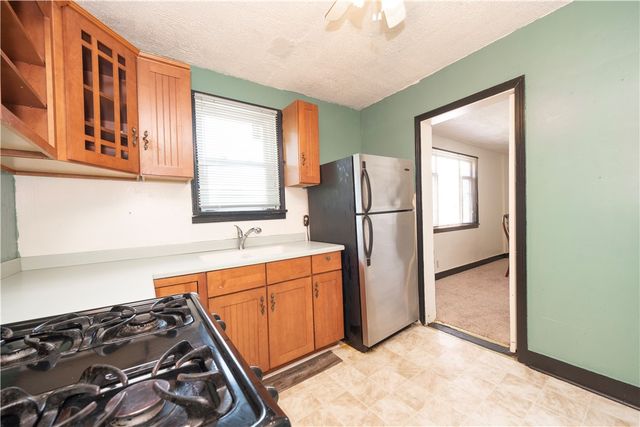 308 Wykes St, Aliquippa, PA 15001