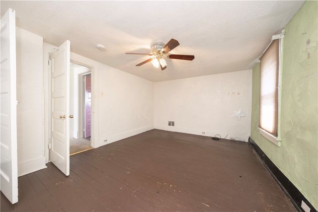 308 Wykes St, Aliquippa, PA 15001