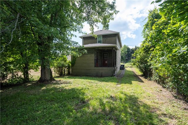 308 Wykes St, Aliquippa, PA 15001