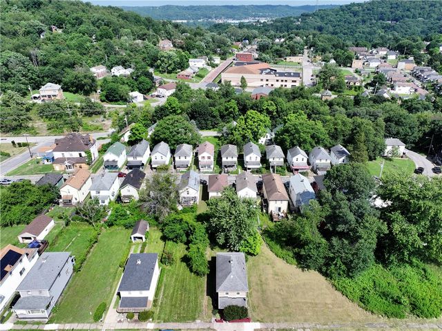 308 Wykes St, Aliquippa, PA 15001