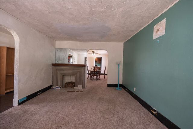 308 Wykes St, Aliquippa, PA 15001