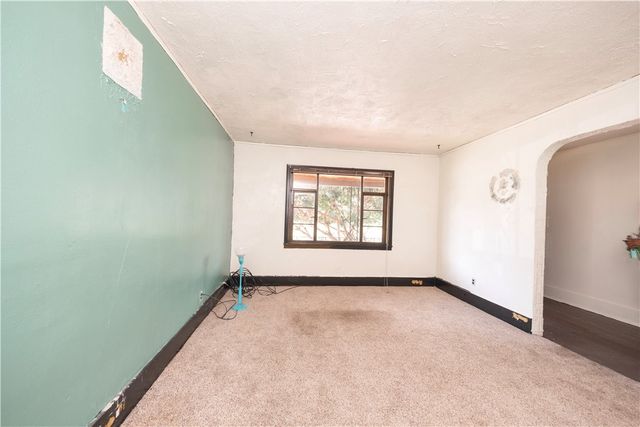 308 Wykes St, Aliquippa, PA 15001