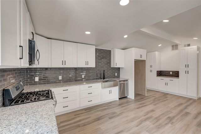 315 Cypress Street, Alvin, TX 77511