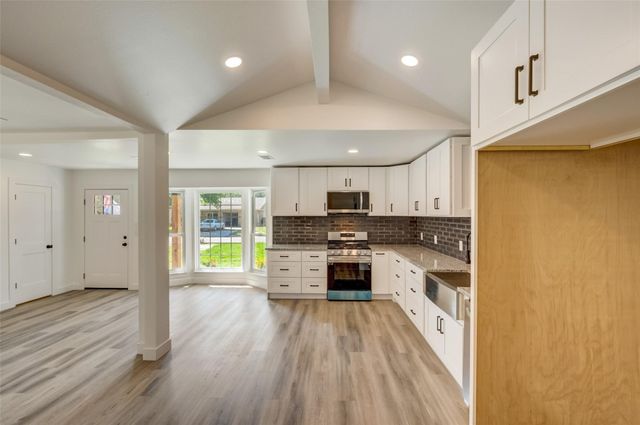 315 Cypress Street, Alvin, TX 77511