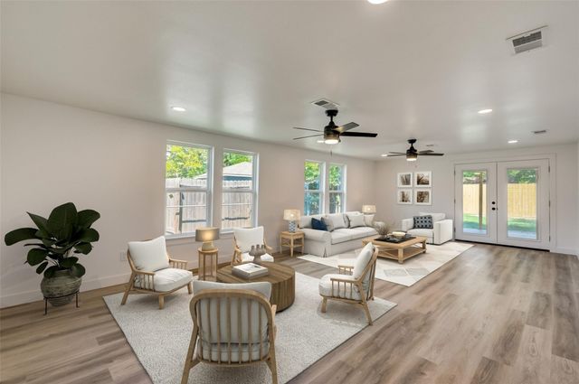 315 Cypress Street, Alvin, TX 77511