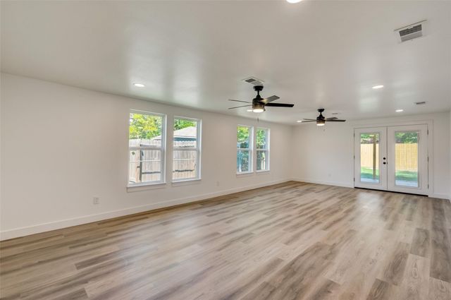 315 Cypress Street, Alvin, TX 77511