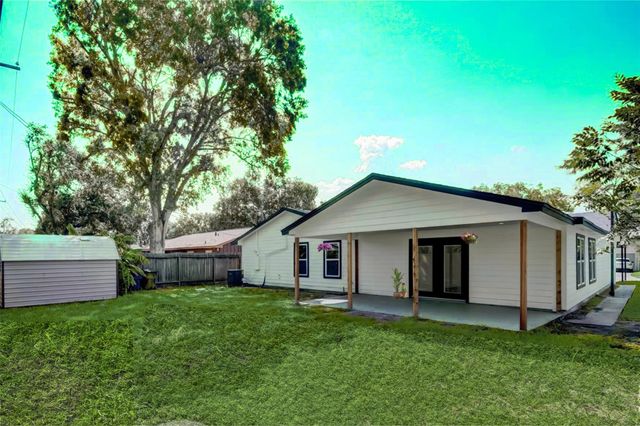 315 Cypress Street, Alvin, TX 77511