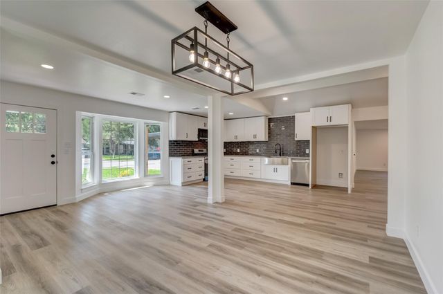 315 Cypress Street, Alvin, TX 77511